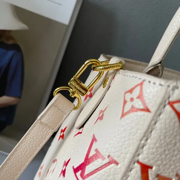 【2026】【LOUIS VUITTON 公式旗艦店】ルイヴィトン ハンドバッグ 当日出荷 好評に付き再入荷!29*20*13CM 270911 【2026】【LOUIS VUITTON 公式旗艦店】ルイヴィトン ハンドバッグ 当日出荷 好評に付き再入荷!29*20*13CM 270911