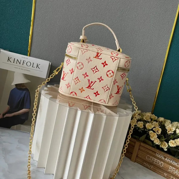 【2026】LV【LOUIS VUITTON 公式旗艦店】ルイヴィトン ハンドバッグ 当日出荷 好評に付き再入荷!19*14*10CM 270911 【2026】LV【LOUIS VUITTON 公式旗艦店】ルイヴィトン ハンドバッグ 当日出荷 好評に付き再入荷!19*14*10CM 270911