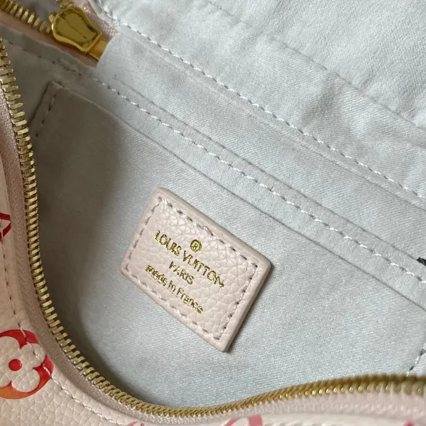 【2026】LV【LOUIS VUITTON 公式旗艦店】ルイヴィトン ハンドバッグ 当日出荷 好評に付き再入荷!19*14*10CM 270911 【2026】LV【LOUIS VUITTON 公式旗艦店】ルイヴィトン ハンドバッグ 当日出荷 好評に付き再入荷!19*14*10CM 270911