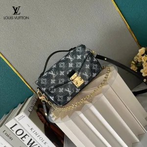 【2026】LV【LOUIS VUITTON 公式旗艦店】ルイヴィトン 斜めがけバッグ 当日出荷 好評に付き再入荷!21.5*6*13.5CM 240911 【2026】LV【LOUIS VUITTON 公式旗艦店】ルイヴィトン 斜めがけバッグ 当日出荷 好評に付き再入荷!21.5*6*13.5CM 240911