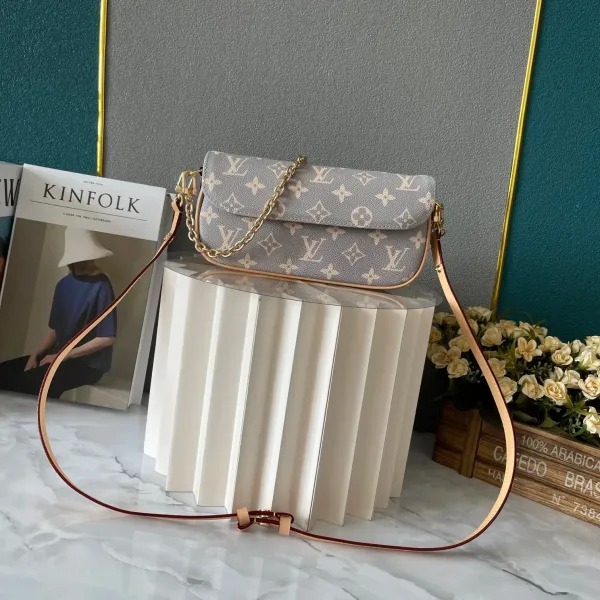 【2026】【LOUIS VUITTON 公式旗艦店】ルイヴィトン 斜めがけバッグ 当日出荷 好評に付き再入荷!21.5*6*13.5CM 240911 【2026】【LOUIS VUITTON 公式旗艦店】ルイヴィトン 斜めがけバッグ 当日出荷 好評に付き再入荷!21.5*6*13.5CM 240911