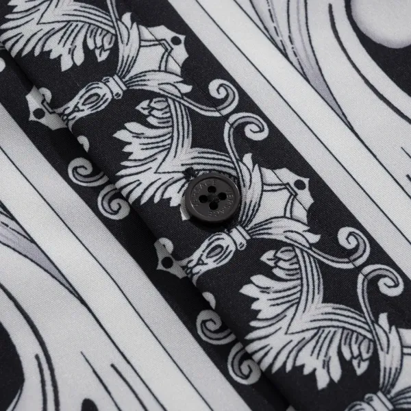 【2026】【VERSACE 公式旗艦店】ヴェルサーチ シャツ ご好評に付き再入荷 240831 【2026】【VERSACE 公式旗艦店】ヴェルサーチ シャツ ご好評に付き再入荷 240831