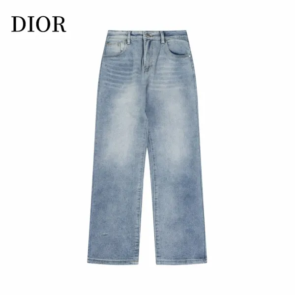 【2026】【DIOR 公式旗艦店】ディオール  ジーパン  ご好評に付き再入荷  240831