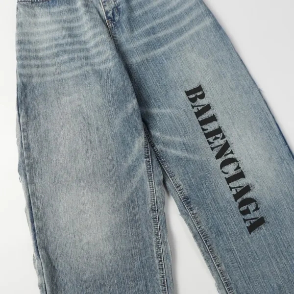【2026】【BALENCIAGA 公式旗艦店】バレンシアガ ジーパン ご好評に付き再入荷 240830 【2026】【BALENCIAGA 公式旗艦店】バレンシアガ ジーパン ご好評に付き再入荷 240830