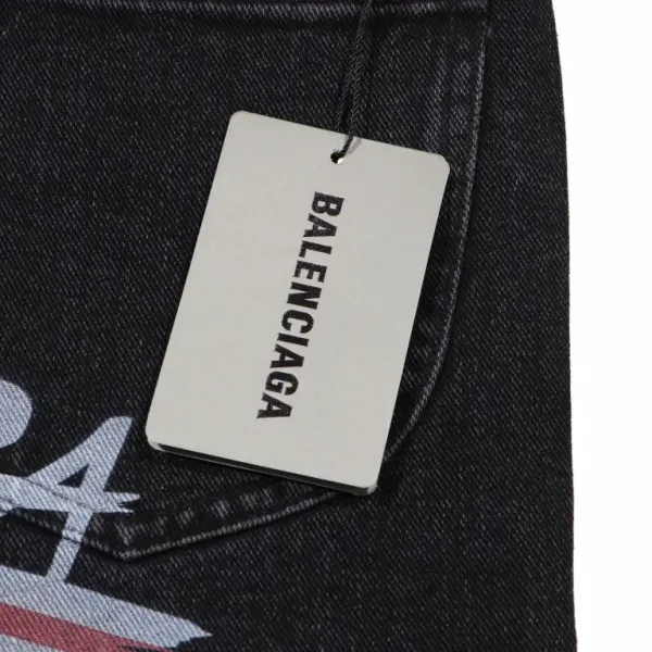 【2026】【BALENCIAGA 公式旗艦店】バレンシアガ ジーパン ご好評に付き再入荷 240830 【2026】【BALENCIAGA 公式旗艦店】バレンシアガ ジーパン ご好評に付き再入荷 240830