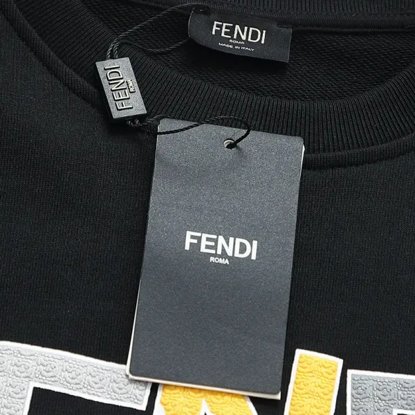 【2026】【FENDI 公式旗艦店】フェンディ 丸首の衛衣 スウェット ご好評に付き再入荷240829 【2026】【FENDI 公式旗艦店】フェンディ 丸首の衛衣 スウェット ご好評に付き再入荷240829