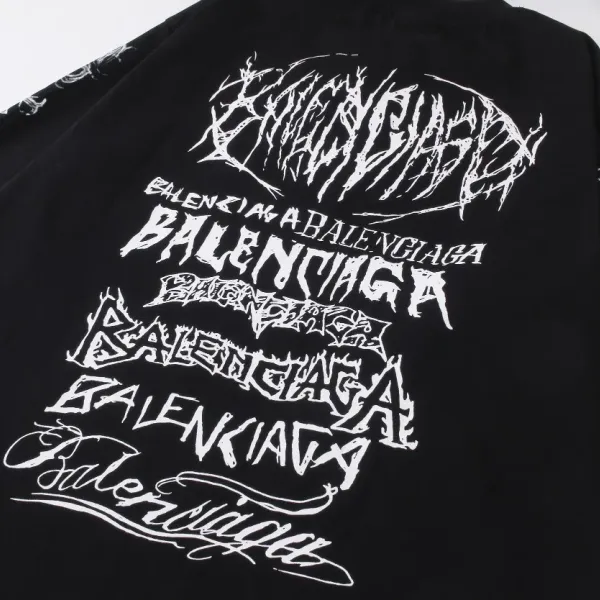【2026】【BALENCIAGA 公式旗艦店】バレンシアガ 丸首の衛衣 スウェットご好評に付き再入荷 240829 【2026】【BALENCIAGA 公式旗艦店】バレンシアガ 丸首の衛衣 スウェットご好評に付き再入荷 240829