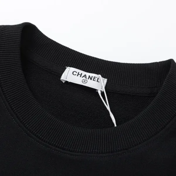 【2026】【CHANEL 公式旗艦店】シャネル 丸首の衛衣 スウェット ご好評に付き再入荷! 【2026】【CHANEL 公式旗艦店】シャネル 丸首の衛衣 スウェット ご好評に付き再入荷!