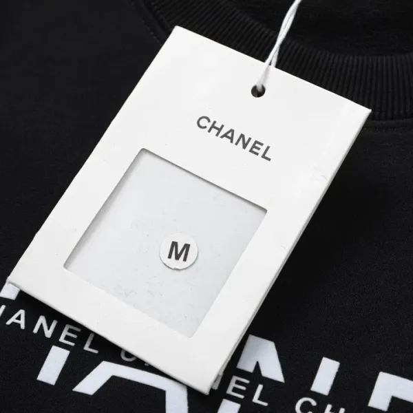【2026】【CHANEL 公式旗艦店】シャネル 丸首の衛衣 スウェット ご好評に付き再入荷! 【2026】【CHANEL 公式旗艦店】シャネル 丸首の衛衣 スウェット ご好評に付き再入荷!