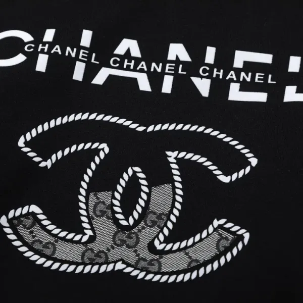 【2026】【CHANEL 公式旗艦店】シャネル 丸首の衛衣 スウェット ご好評に付き再入荷! 【2026】【CHANEL 公式旗艦店】シャネル 丸首の衛衣 スウェット ご好評に付き再入荷!