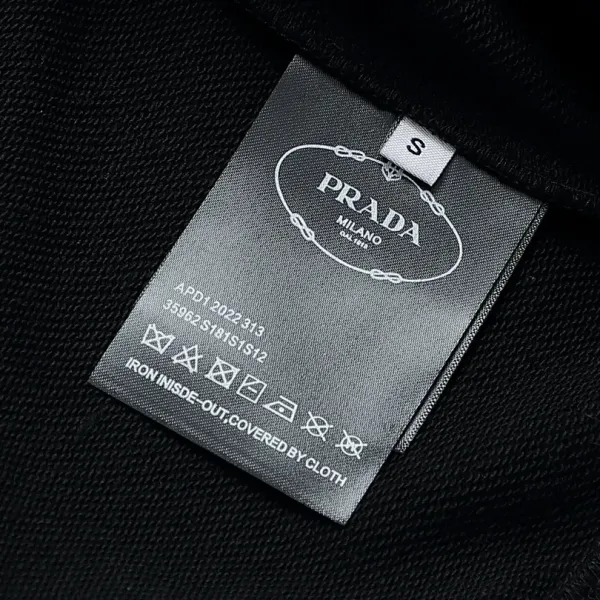 【2026】【PRADA 公式旗艦店】プラダ  丸首の衛衣 スウェットご好評に付き再入荷 240828
