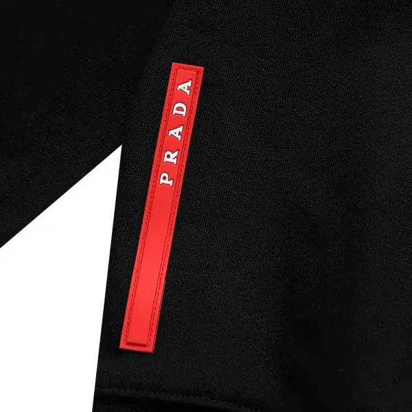 【2026】【PRADA 公式旗艦店】プラダ 丸首の衛衣 スウェットご好評に付き再入荷 240828 【2026】【PRADA 公式旗艦店】プラダ 丸首の衛衣 スウェットご好評に付き再入荷 240828