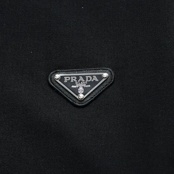 【2026】【PRADA 公式旗艦店】プラダ 丸首の衛衣 スウェットご好評に付き再入荷 240828 【2026】【PRADA 公式旗艦店】プラダ 丸首の衛衣 スウェットご好評に付き再入荷 240828