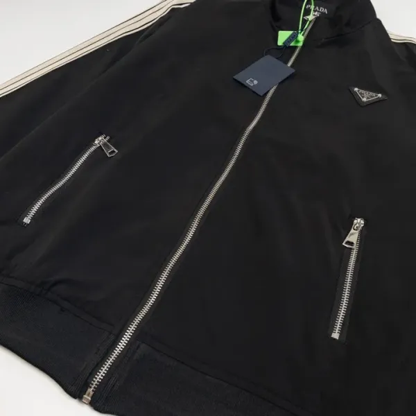 【2026】【PRADA 公式旗艦店】プラダ ジャケット着 好評に付き再入荷 240828 【2026】【PRADA 公式旗艦店】プラダ ジャケット着 好評に付き再入荷 240828