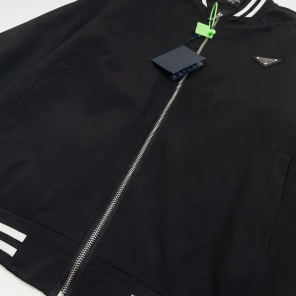 【2026】【PRADA 公式旗艦店】プラダ ジャケット着 好評に付き再入荷 240828 【2026】【PRADA 公式旗艦店】プラダ ジャケット着 好評に付き再入荷 240828