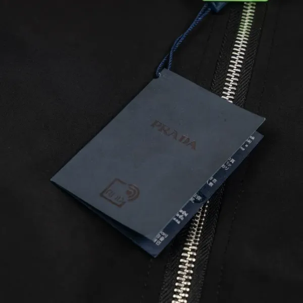 【2026】【PRADA 公式旗艦店】プラダ ジャケット着 好評に付き再入荷 240828 【2026】【PRADA 公式旗艦店】プラダ ジャケット着 好評に付き再入荷 240828