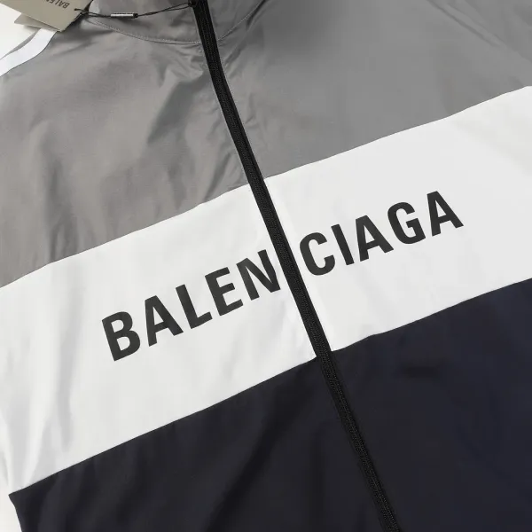 【2026】【BALENCIAGA 公式旗艦店】 バレンシアガ  ジャケット着 好評に付き再入荷 240827
