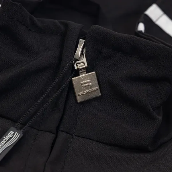【2026】【BALENCIAGA 公式旗艦店】 バレンシアガ  ジャケット着 好評に付き再入荷 240827
