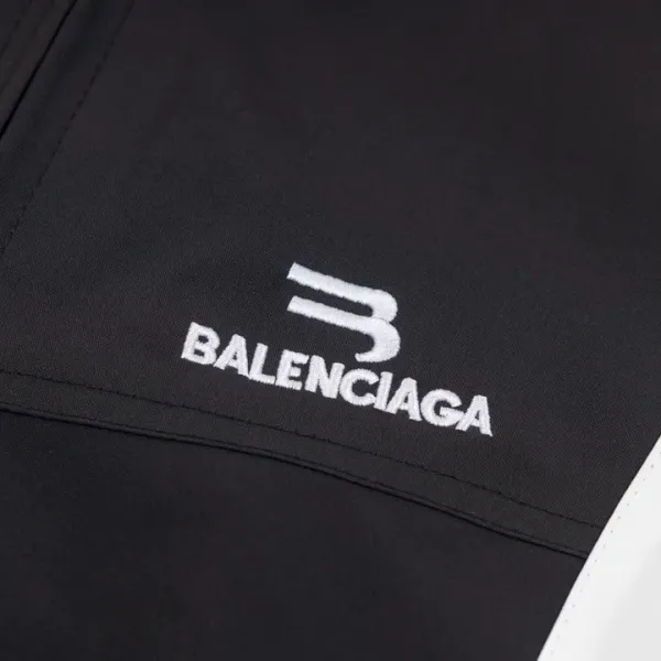 【2026】【BALENCIAGA 公式旗艦店】 バレンシアガ  ジャケット着 好評に付き再入荷 240827