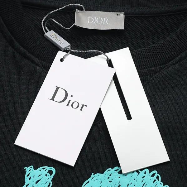 【2026】【DIOR 公式旗艦店】ディオール 丸首の衛衣 ご好評に付き再入荷 240817 【2026】【DIOR 公式旗艦店】ディオール 丸首の衛衣 ご好評に付き再入荷 240817