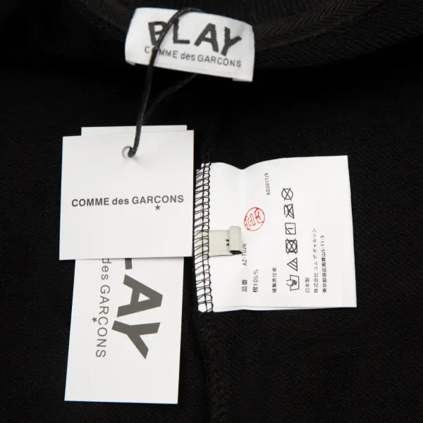 【2026】【COMME DES GARCONS PLAY公式旗艦店】コム デ ギャルソン プレイ丸首の衛衣 スウェット ご好評に付き再入荷 240816 【2026】【COMME DES GARCONS PLAY公式旗艦店】コム デ ギャルソン プレイ丸首の衛衣 スウェット ご好評に付き再入荷 240816