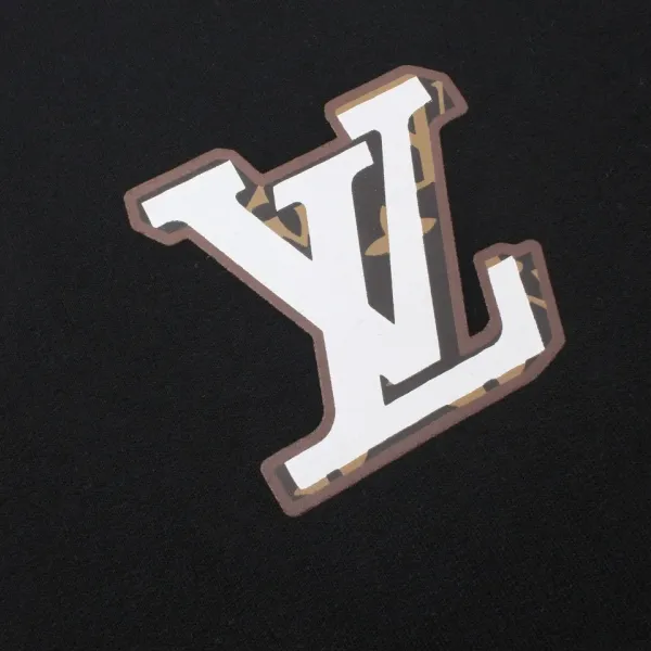 【2026】LV【LOUIS VUITTON 公式旗艦店】ルイヴィトン 丸首の衛衣 スウェットご好評に付き再入荷 240817 【2026】LV【LOUIS VUITTON 公式旗艦店】ルイヴィトン 丸首の衛衣 スウェットご好評に付き再入荷 240817