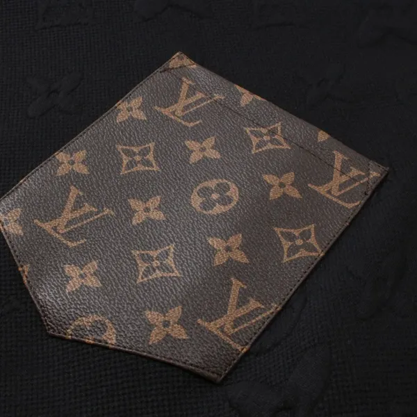 【2026】LV【LOUIS VUITTON 公式旗艦店】ルイヴィトン 丸首の衛衣 スウェットご好評に付き再入荷 240817 【2026】LV【LOUIS VUITTON 公式旗艦店】ルイヴィトン 丸首の衛衣 スウェットご好評に付き再入荷 240817