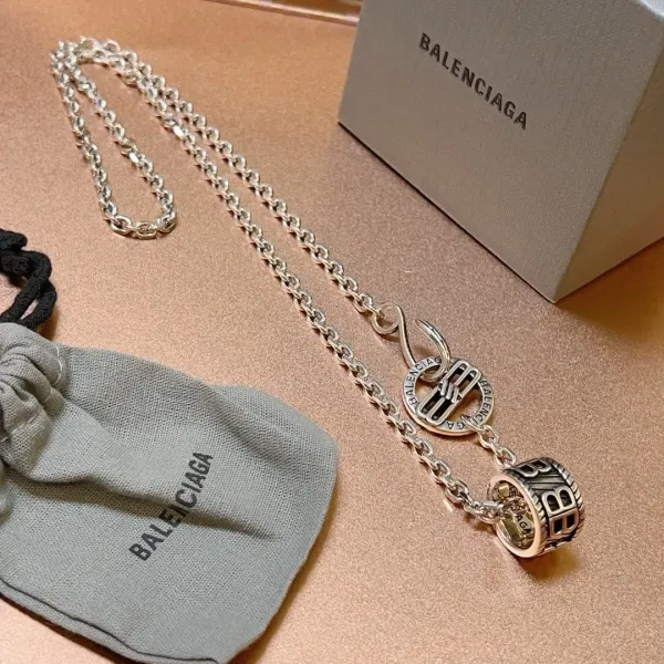 【2026】【BALENCIAGA】ネックレス、新しいネックレス万能シンプルファッションオーナメント 240814 【2026】【BALENCIAGA】ネックレス、新しいネックレス万能シンプルファッションオーナメント 240814