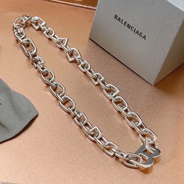 【2026】【BALENCIAGA】ネックレス、新しいネックレス万能シンプルファッションオーナメント 240814 【2026】【BALENCIAGA】ネックレス、新しいネックレス万能シンプルファッションオーナメント 240814