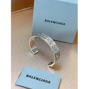 【2026】【BALENCIAGA】ブレスレット、ファッションシンプルなスタイル 240814 【2026】【BALENCIAGA】ブレスレット、ファッションシンプルなスタイル 240814