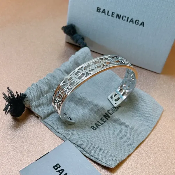 【2026】【BALENCIAGA】ブレスレット、ファッションシンプルなスタイル  240814