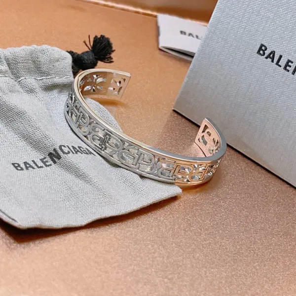 【2026】【BALENCIAGA】ブレスレット、ファッションシンプルなスタイル  240814