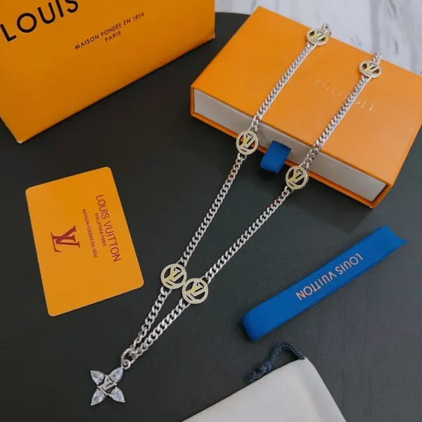 【2026】【LOUIS VUITTON】ネックレス、新しいネックレス万能シンプルファッションオーナメント 240813 【2026】【LOUIS VUITTON】ネックレス、新しいネックレス万能シンプルファッションオーナメント 240813