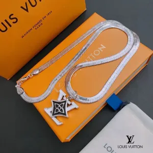【2026】LV【LOUIS VUITTON】ネックレス、新しいネックレス万能シンプルファッションオーナメント 240813 【2026】LV【LOUIS VUITTON】ネックレス、新しいネックレス万能シンプルファッションオーナメント 240813