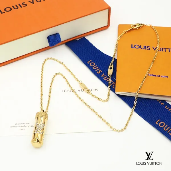 【2026】LV【LOUIS VUITTON】ネックレス、新しいネックレス万能シンプルファッションオーナメント 240813 【2026】LV【LOUIS VUITTON】ネックレス、新しいネックレス万能シンプルファッションオーナメント 240813