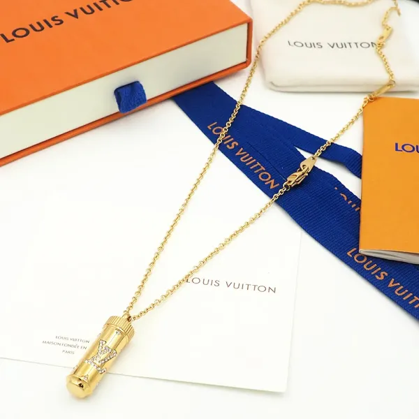 【2026】LV【LOUIS VUITTON】ネックレス、新しいネックレス万能シンプルファッションオーナメント 240813 【2026】LV【LOUIS VUITTON】ネックレス、新しいネックレス万能シンプルファッションオーナメント 240813