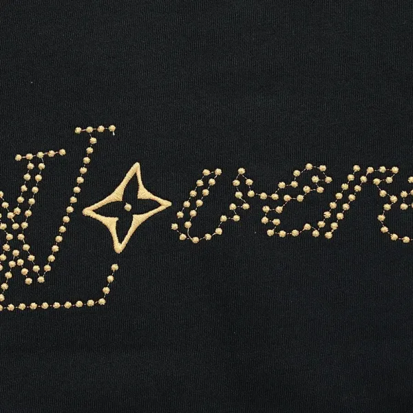【2026】【LOUIS VUITTON 公式旗艦店】ルイヴィトン 丸首の衛衣 スウェット ご好評に付き再入荷 240811 【2026】【LOUIS VUITTON 公式旗艦店】ルイヴィトン 丸首の衛衣 スウェット ご好評に付き再入荷 240811