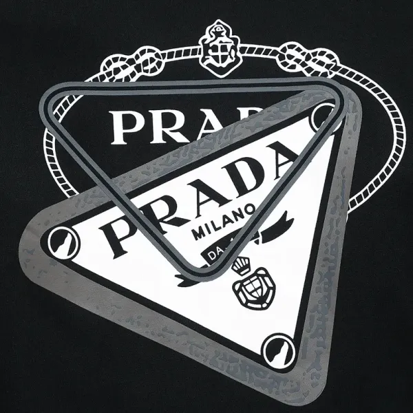 【2026】【PRADA 公式旗艦店】プラダ 丸首の衛衣 スウェットご好評に付き再入荷 240809 【2026】【PRADA 公式旗艦店】プラダ 丸首の衛衣 スウェットご好評に付き再入荷 240809