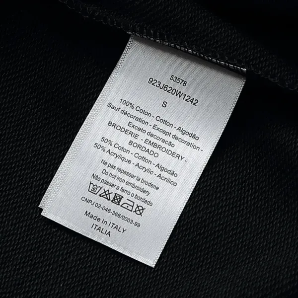 【2026】【DIOR 公式旗艦店】ディオール 丸首の衛衣 ご好評に付き再入荷 240809 【2026】【DIOR 公式旗艦店】ディオール 丸首の衛衣 ご好評に付き再入荷 240809