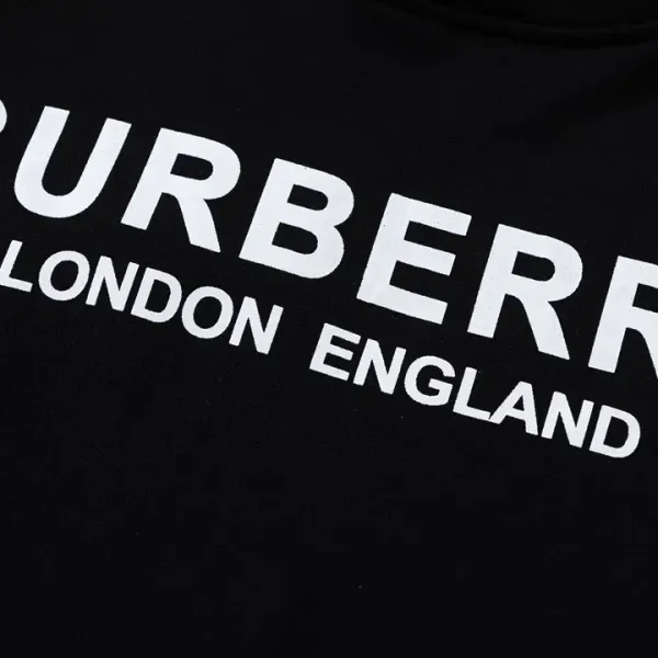 【2026】【BURBERRY 公式旗艦店】バーバリー パーカースウェットご好評に付き再入荷 240805 【2026】【BURBERRY 公式旗艦店】バーバリー パーカースウェットご好評に付き再入荷 240805