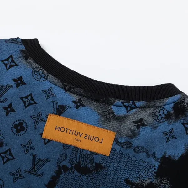 【2026】【LOUIS VUITTON 公式旗艦店】ルイヴィトン 丸首の衛衣 スウェット ご好評に付き再入荷 240808 【2026】【LOUIS VUITTON 公式旗艦店】ルイヴィトン 丸首の衛衣 スウェット ご好評に付き再入荷 240808