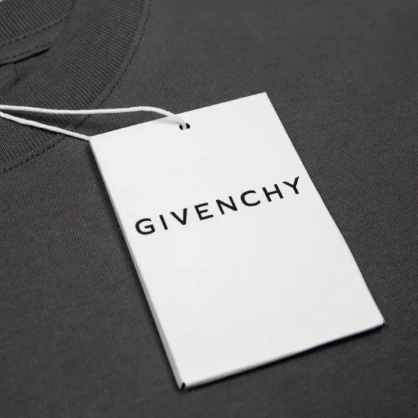【2026】【GIVENCHY 公式旗艦店】ジバンシー Tシャツご好評に付き再入荷 240803 【2026】【GIVENCHY 公式旗艦店】ジバンシー Tシャツご好評に付き再入荷 240803