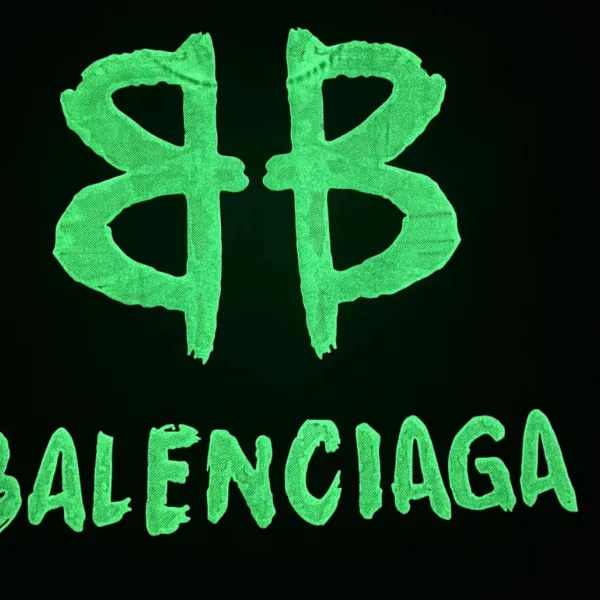 【2026】【BALENCIAGA 公式旗艦店】バレンシアガ シャツ ご好評に付き再入荷 240802 【2026】【BALENCIAGA 公式旗艦店】バレンシアガ シャツ ご好評に付き再入荷 240802