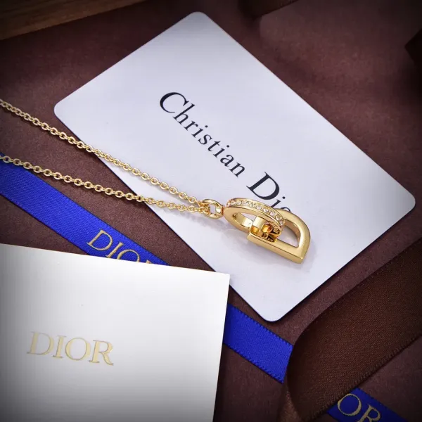 【2026】【DIOR】ネックレス、新しいネックレス万能シンプルファッションオーナメント 240730 【2026】【DIOR】ネックレス、新しいネックレス万能シンプルファッションオーナメント 240730