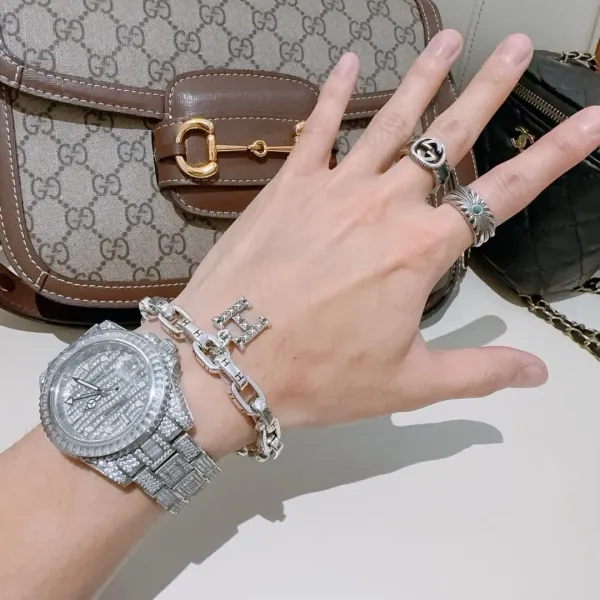 【2026】【HERMES】ブレスレット、ファッションシンプルなスタイル 240730 【2026】【HERMES】ブレスレット、ファッションシンプルなスタイル 240730