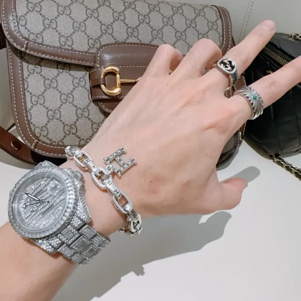 【2026】【HERMES】ブレスレット、ファッションシンプルなスタイル 240730 【2026】【HERMES】ブレスレット、ファッションシンプルなスタイル 240730
