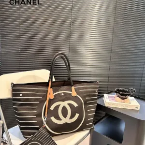 【2026】【CHANEL 公式旗艦店】シャネル ハンドバッグ 当日出荷 好評に付き再入荷!42*31CM 240723 【2026】【CHANEL 公式旗艦店】シャネル ハンドバッグ 当日出荷 好評に付き再入荷!42*31CM 240723