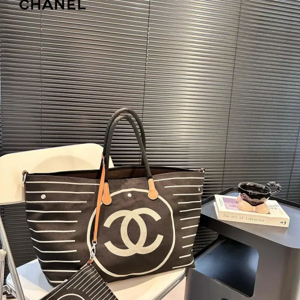 【2026】【CHANEL 公式旗艦店】シャネル ハンドバッグ 当日出荷 好評に付き再入荷!42*31CM 240723 【2026】【CHANEL 公式旗艦店】シャネル ハンドバッグ 当日出荷 好評に付き再入荷!42*31CM 240723