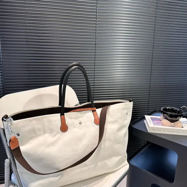 【2026】【CHANEL 公式旗艦店】シャネル ハンドバッグ 当日出荷 好評に付き再入荷!42*31CM 240723 【2026】【CHANEL 公式旗艦店】シャネル ハンドバッグ 当日出荷 好評に付き再入荷!42*31CM 240723
