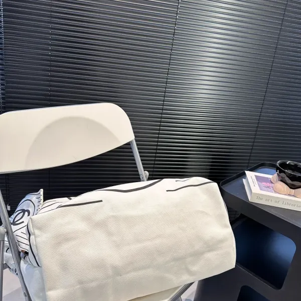 【2026】【CHANEL 公式旗艦店】シャネル ハンドバッグ 当日出荷 好評に付き再入荷!42*31CM 240723 【2026】【CHANEL 公式旗艦店】シャネル ハンドバッグ 当日出荷 好評に付き再入荷!42*31CM 240723